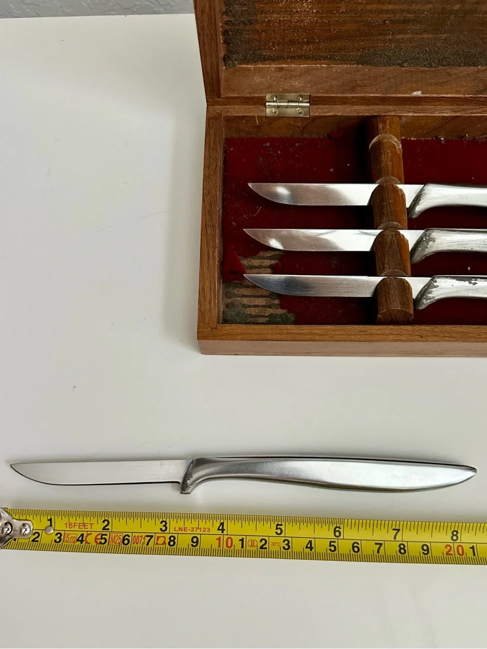 Vintage Gerber Miming Legendary Blades-Steak Knives-Set of 4-Original Walnut Box